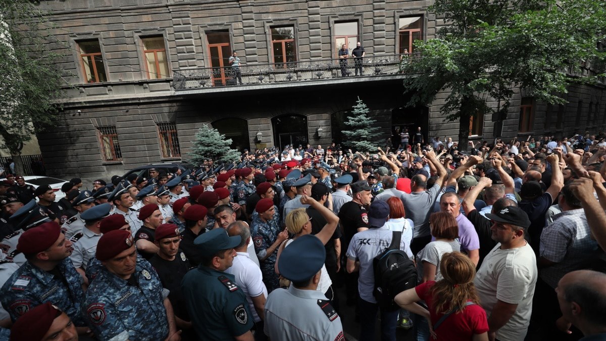 Митинг армян в Берлине. Azatutyun Street.