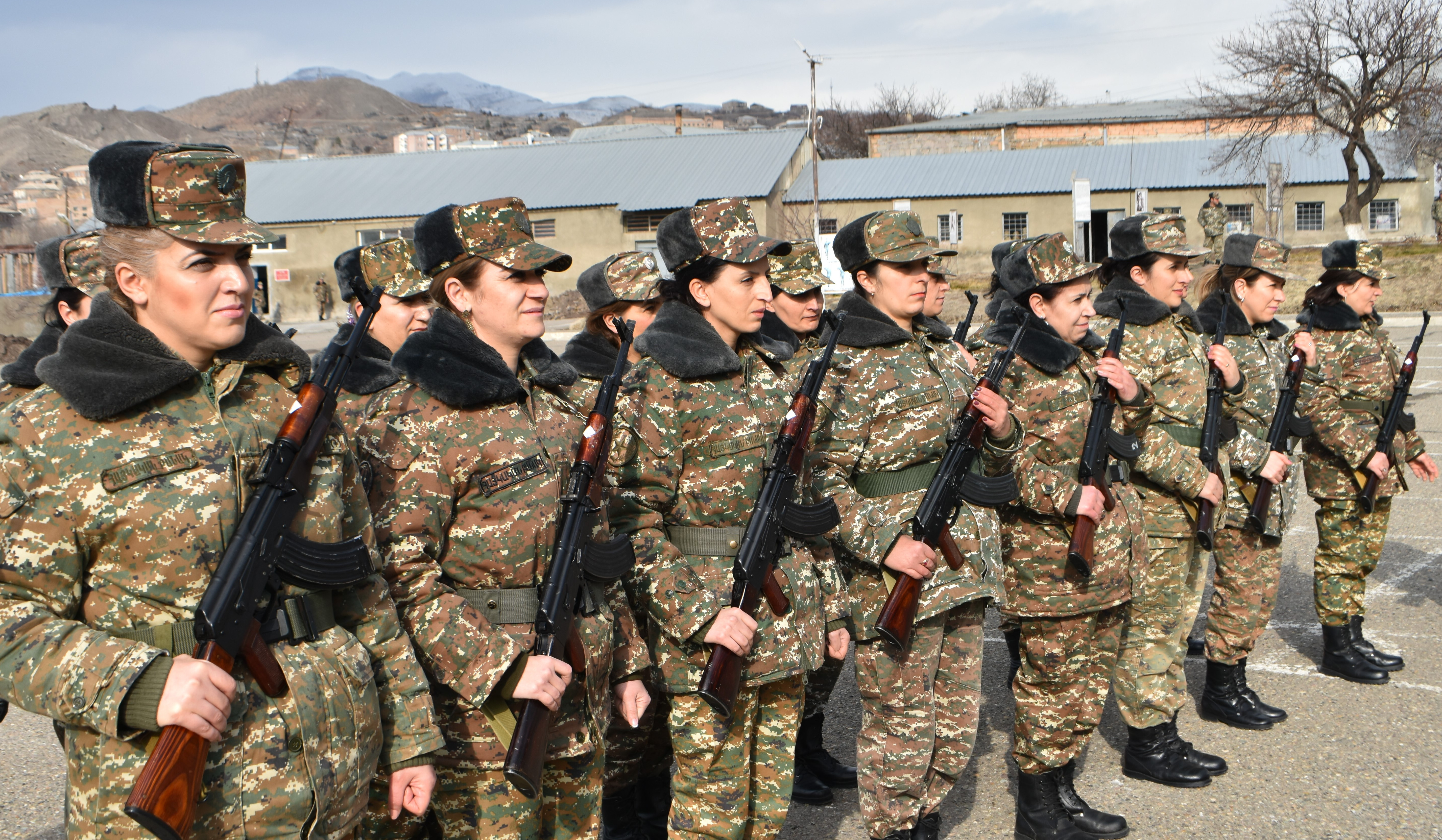 Service armenia. Армянские вооруженные силы.