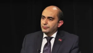 «Կարծում եմ՝ բոլորին պարզ է, որ Հայաստանում հող հանձնող չկա». Էդմոն Մարուքյան |hetq.am|