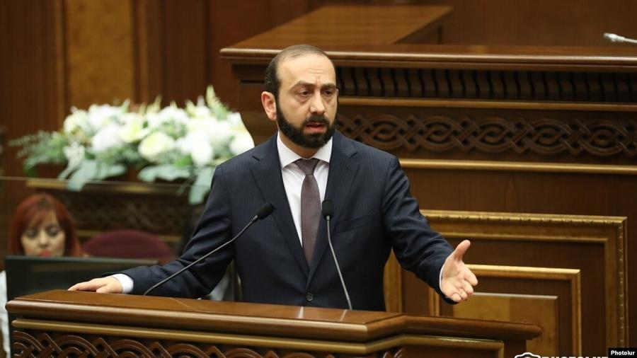 Ըստ Միրզոյանի՝ պետք չէ կենտրոնանալ պահանջների քանակի վրա, պետք է կենտրոնանալ նրա վրա, որ «Հայաստանը դուրս է գալու խոր ճահճից»