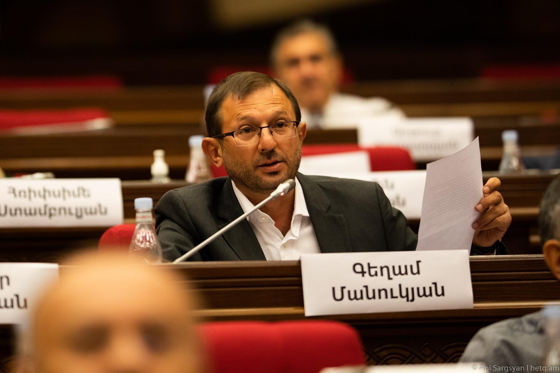 «ՀՀ էկոնոմիկայի նախարարը ո՞վ է՝ Իլհամ Ալիևը, թե՞ Գևորգ Պապոյանը, ինչո՞ւ ենք Ալիևից իմանում»․ Գեղամ Մանուկյան | aravot.am