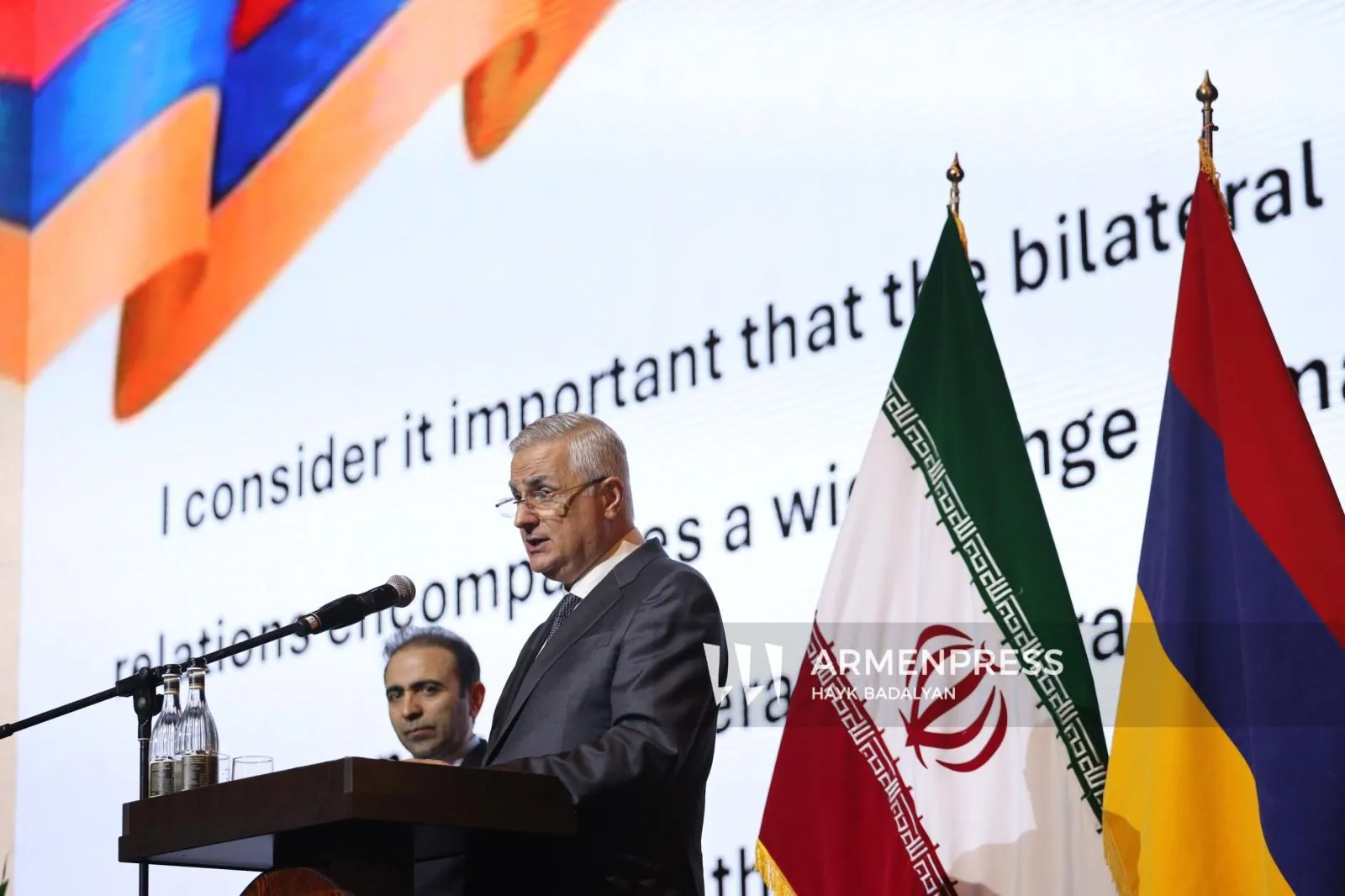 Փոխվարչապետի խոսքով` ՀՀ կառավարությունը շարունակական քայլեր է ձեռնարկում Իրանի հետ ռազմավարական կապերն ընդլայնելու և խորացնելու համար | armenpress.am