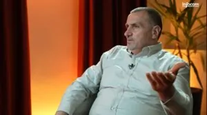 Հույս ունեմ, որ մեր ազգը էս ընտրությունով ցույց ա տալու, թե որ ուժերն էլ ընդհանրապես իրավունք չունեն ներգրավված լինել քաղաքական պայքարի մեջ․ Արտակ Սարգսյան