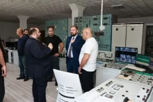 «Արարատցեմենտ»-ը պետք է շարունակի անխափան աշխատանքը․ ՀՀ էկոնոմիկայի նախարարն այցելել է գործարան