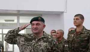 Էդվարդ Ասրյանը այցելել է N բանակային զորամիավորում և հանդիպել ժամկետային զինծառայող ջոկերի հրամանատարների ու բանակային դիրքերի ավագների հետ | 1lurer.am