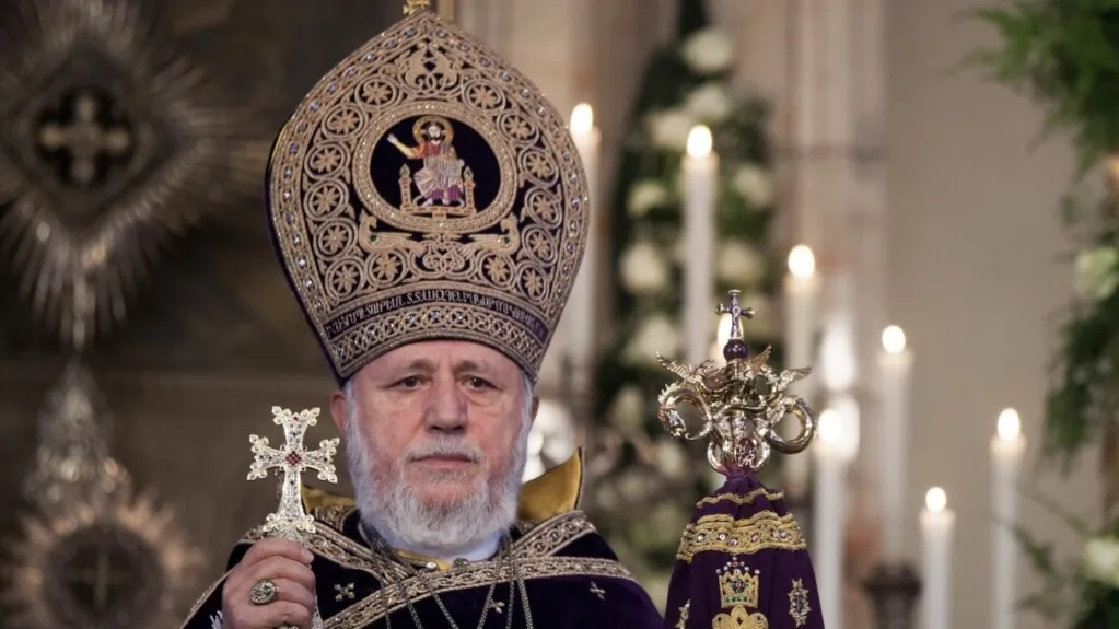 Կաթողիկոսի հեռացման ու տեղապահի ընտրության հարցը՝ կառավարության ծրագրում | azatutyun.am