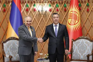 Ակնկալում եմ, որ այսօրվա հանդիպումը նոր լիցք կհաղորդի Ղրղզստան-Հայաստան բարեկամությանը. Ժապարովը Փաշինյանին | factor.am