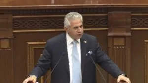 Իրավիճակը ԱԺ-ում լարվեց Ղազարյանի ելույթից և Կոնջորյանի արձագանքից հետո | azatutyun.am