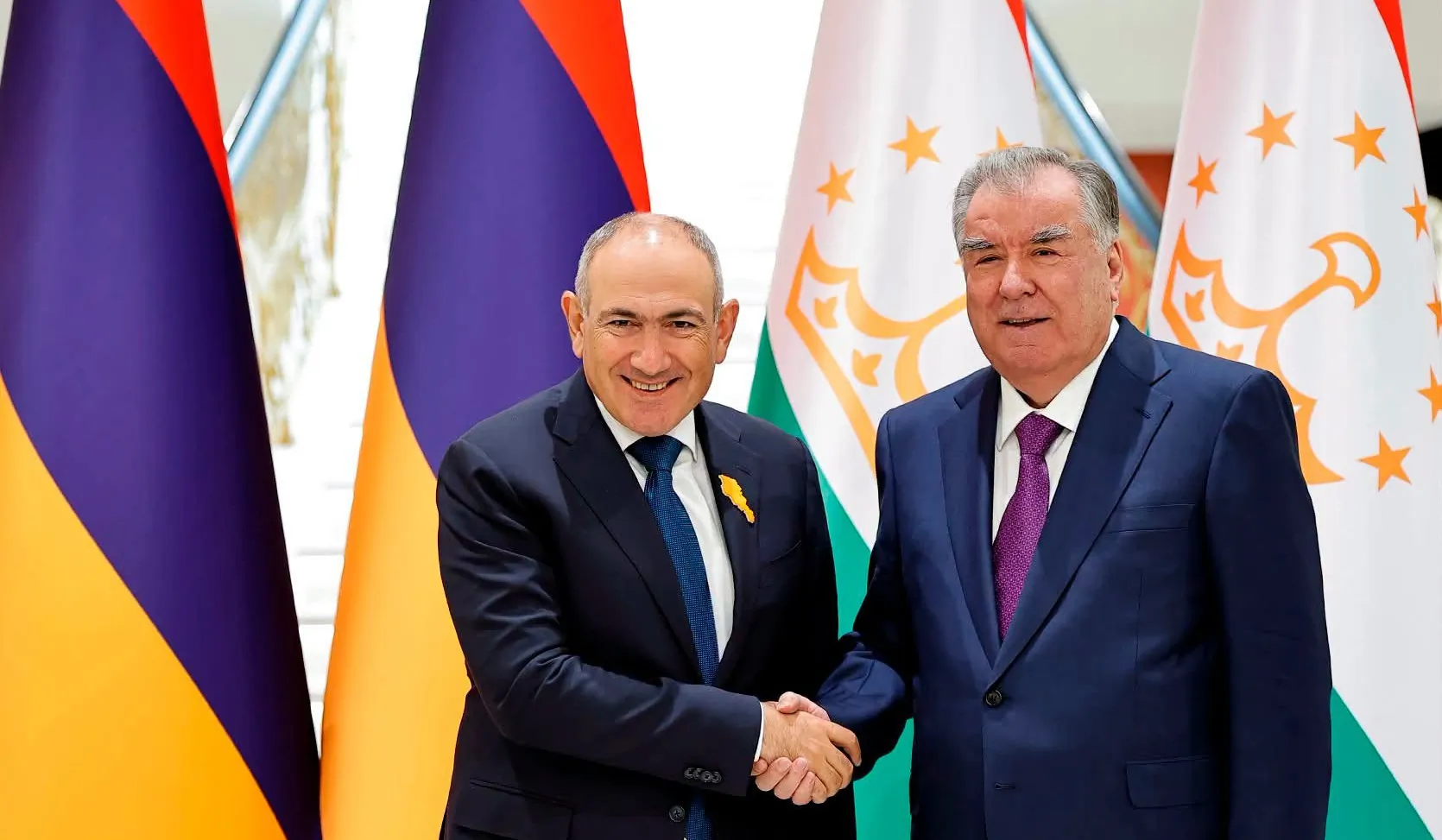 Բիշքեկում ընթանում է Նիկոլ Փաշինյանի հանդիպումը Տաջիկստանի նախագահի հետ | 1lurer.am