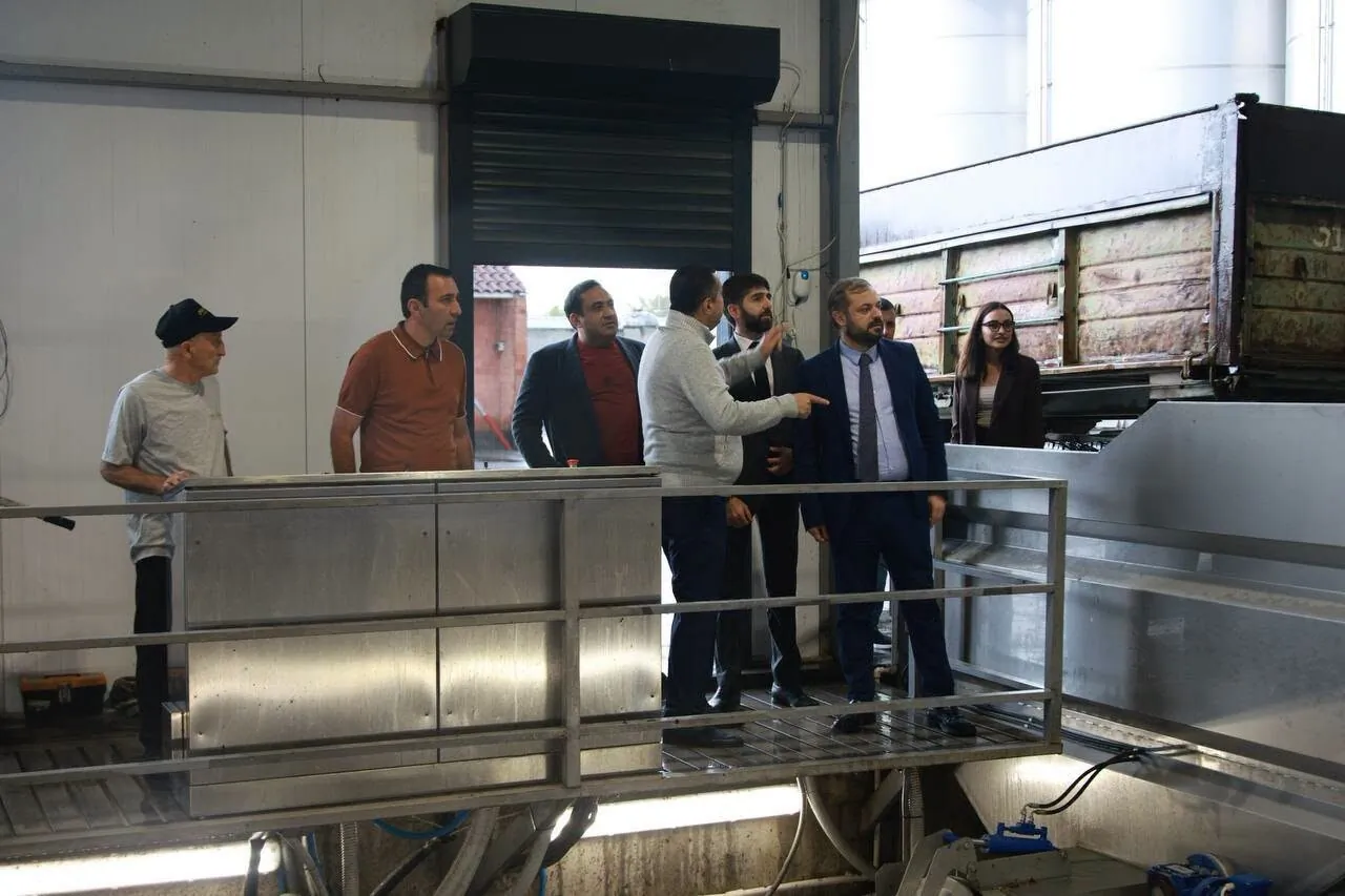 Գևորգ Պապոյանն այցելել է «Պռոշյանի կոնյակի գործարան» ՍՊԸ-ի Արտաշատի մթերման կետ | armenpress.am