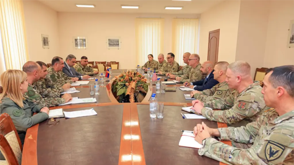 Քննարկվել են ՀՀ ԶՈւ և Կանզասի ազգային գվարդիայի միջև գործընկերությանն առնչվող հարցեր | azatutyun.am
