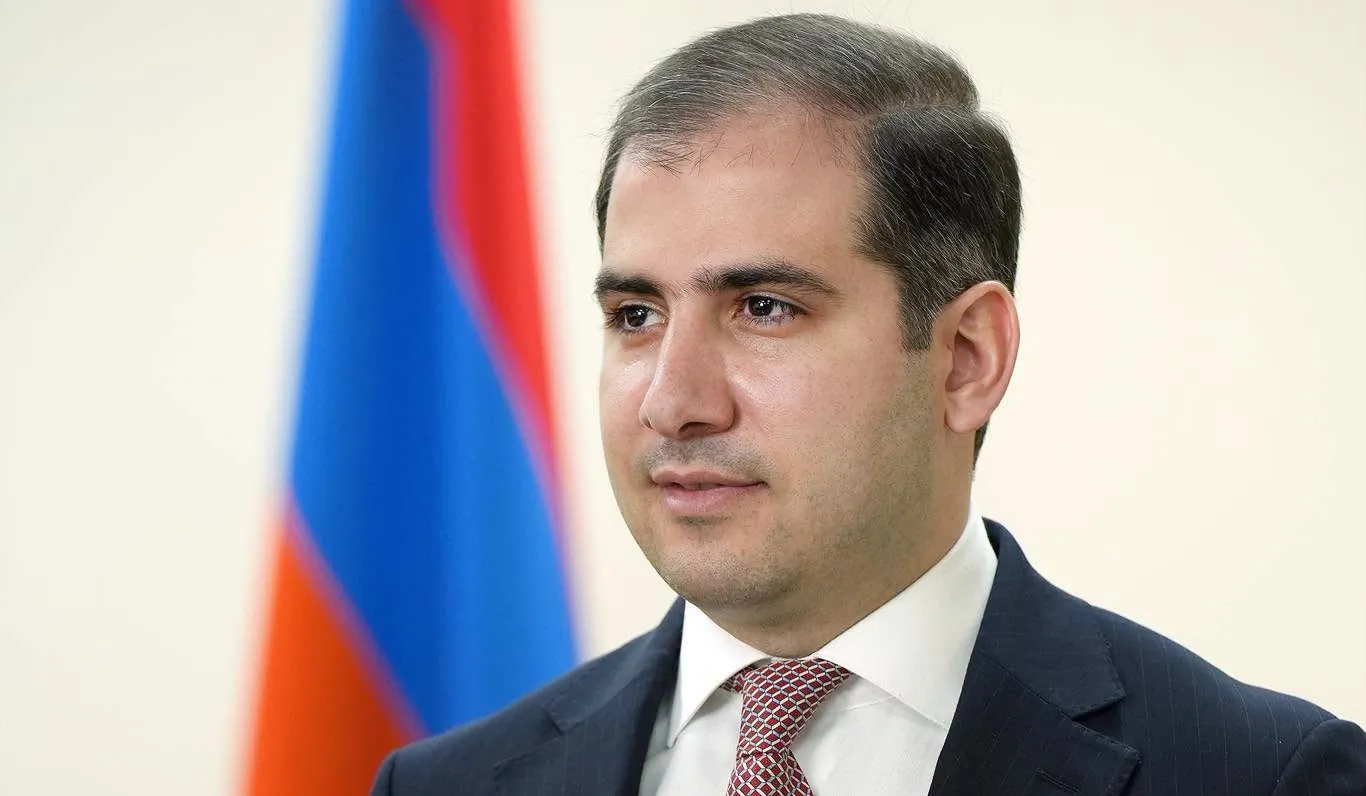 Անկախությունը ամենօրյա հոգատար աշխատանք է, պատասխանատվություն՝ յուրաքանչյուրս մեր տեղում կերտելու արժանապատիվ պետություն․ Էդուարդ Հակոբյան | 1lurer.am