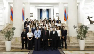 Փրկարարի օրվան ընդառաջ վարչապետը հանդիպել է ՆԳՆ կրթահամալիրի ուսանողների հետ