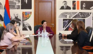 ԿԳՄՍ նախարարը հանդիպում է ունեցել մանկավարժների հետ | 1lurer.am