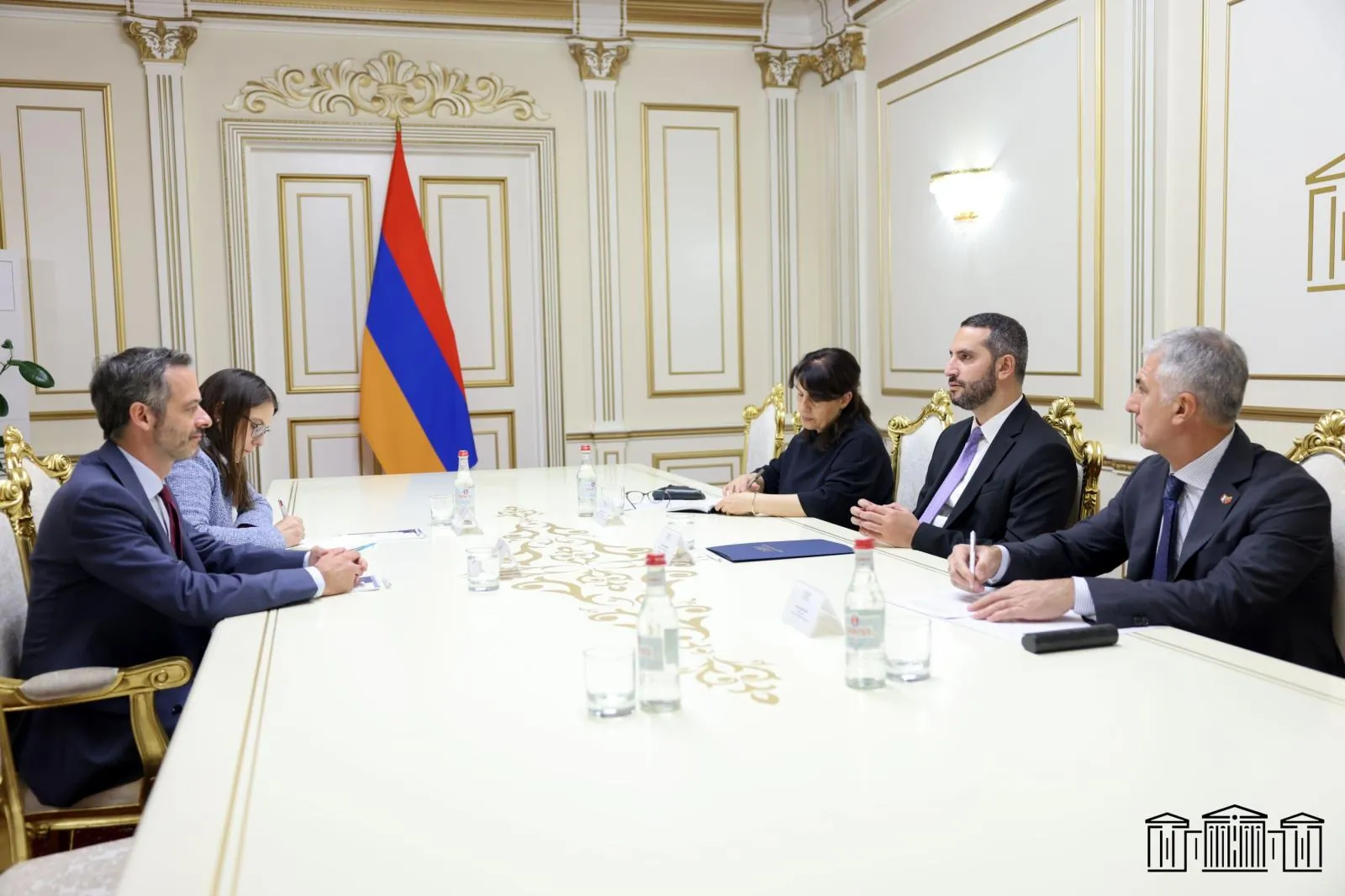 ՀՀ ԱԺ նախագահն ու Ֆրանսիայի դեսպանը քննարկել են մի շարք հարցեր | armenpress.am