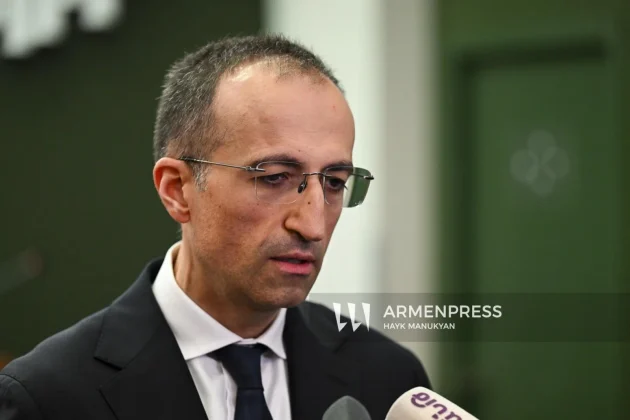 ԼՂ-ից տեղափոխված 11 անձանց բոլոր կարիքները հոգալու ենք. ԱՍՀ նախարար | armenpress.am