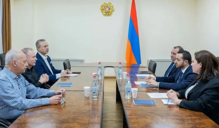 Մխիթար Հայրապետյանը հանդիպել է Synopsys ընկերության ճարտարագիտական գերազանցության խմբի ավագ փոխնախագահ Ռաջա Թաբեթին