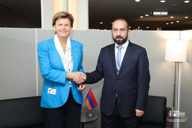 Արարատ Միրզոյանը հանդիպում է ունեցել Լատվիայի ԱԳ նախարար Բայբա Բրաժեի հետ