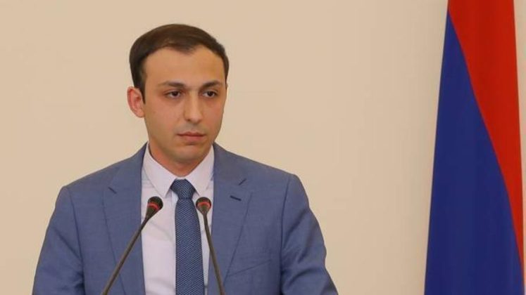 Ո՞ր արցախյան շրջանակների հետ են քննարկել ու եկել այս որոշմանը․ Ստեփանյանը՝ «40+10 հազար» աջակցության ծրագիրը մասնակի կասեցնելու մասին