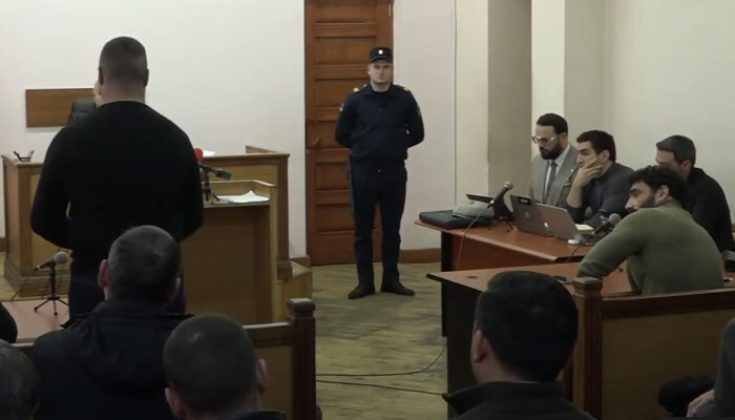 Լևոն Քոչարյանի պնդմամբ՝ իր և Սերգեյ Ասատուրովի գործով տուժող ոստիկանը ոտքով հարվածել է գետնին ընկած Ասատուրովին |factor.am|