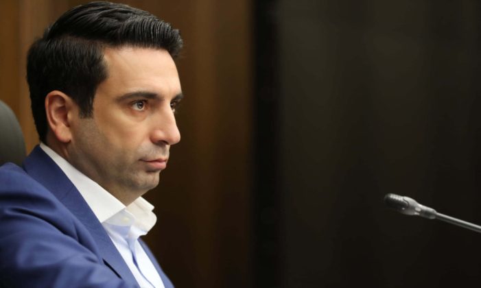 «Ինչ ասել եմ, շատ ճիշտ եմ ասել». Սիմոնյանը չի կարծում, որ արցախցիների մասին հայտարարությունը սխալ է եղել