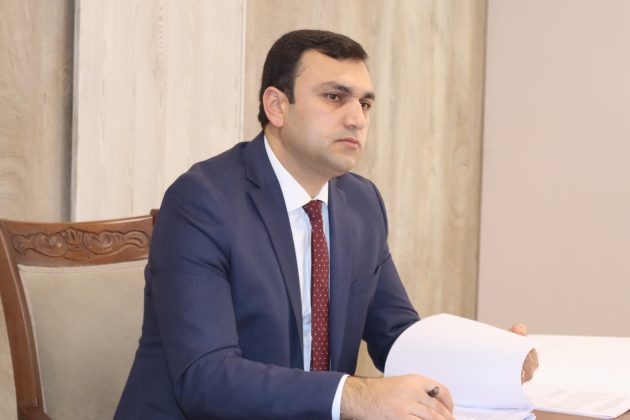 Արմավիրի մարզպետը՝ Լյուդվիգ Գյուլնազարյանի շանսերի, նրա տան մոտ մեքենաների կուտակումների մասին |news.am|