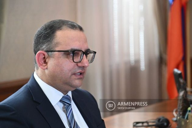 40+10 հազար դրամ ծրագիրը խոչընդոտում է ԼՂ-ից բռնի տեղահանվածների բնակարանային աջակցության երկարաժամկետ ծրագրի իրագործմանը․ փոխվարչապետ |armenpress.am|
