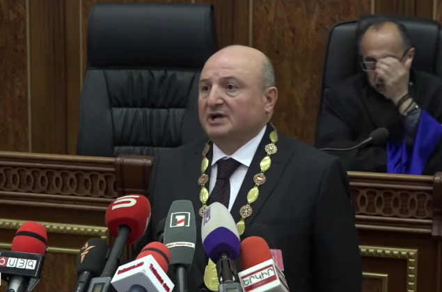 Գյումրու համայնքապետարանում տեղի ունեցավ Վարդան Ղուկասյանի երդմնակալության արարողությունը