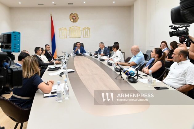 Քաղաքացիները կարող են էլեկտրամոբիլների համար առանց հավելյալ բաժանորդագրության բնակարանից ավտոտնակ հոսանք անցկացնել | armenpress.am