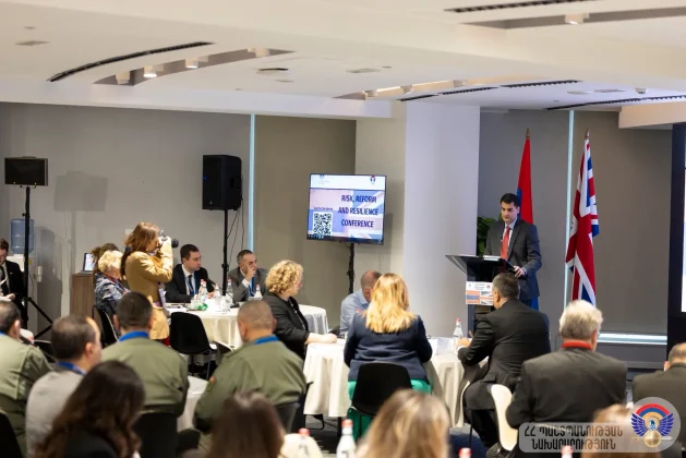ՀՀ պաշտպանության նախարարությունը, Մեծ Բրիտանիայի և Հյուսիսային Իռլանդիայի Միացյալ Թագավորության դեսպանությունը կազմակերպել էին «Ռիսկ, բարեփոխում և դիմակայունություն» խորագրով համաժողով