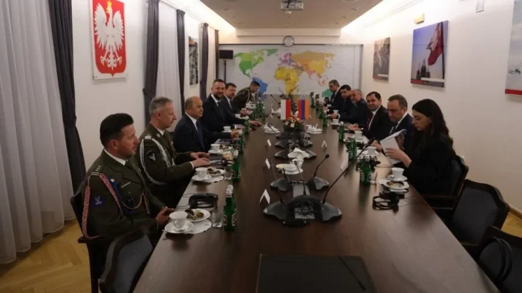 Լեհաստանն ու Հայաստանը համատեղ զորավարժություններ կանցկացնեն | azatutyun.am