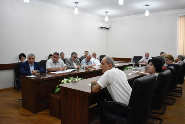 70bb5b252d07224d5ae27590fa5a4c33.jpg