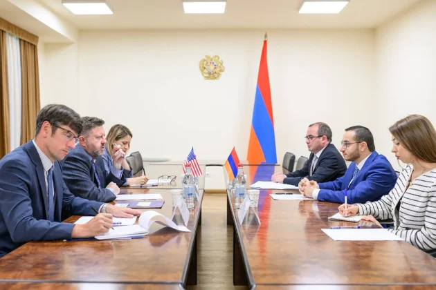 Մխիթար Հայրապետյանը հանդիպել է ԱՄՆ գործերի ժամանակավոր հավատարմատարի հետ