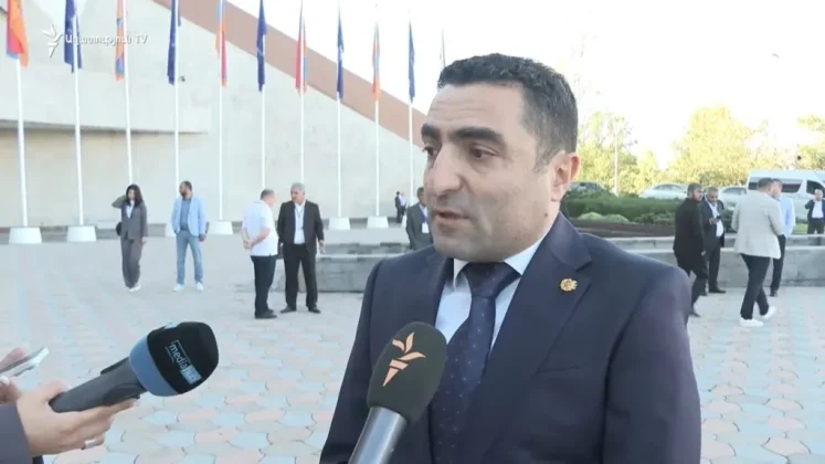 «Ոչինչ չեմ կարող բացառել». Ռոմանոս Պետրոսյանը՝ Կոնջորյանի թեկնածության հնարավոր վերանայման մասին | azatutyun.am