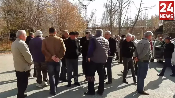 Բողոքի ակցիա Հրազդանի ցեմենտի գործարանում. 400 աշխատակիցներ 13 ամիս աշխատավարձ չեն ստացել | arm.sputniknews.ru