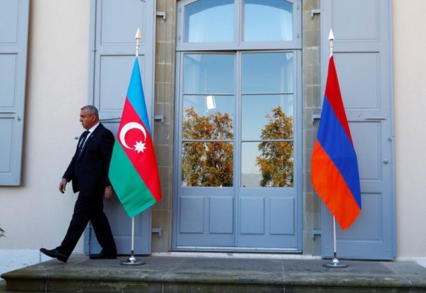 Armenia-Azerbaijan-Flags-822x565
