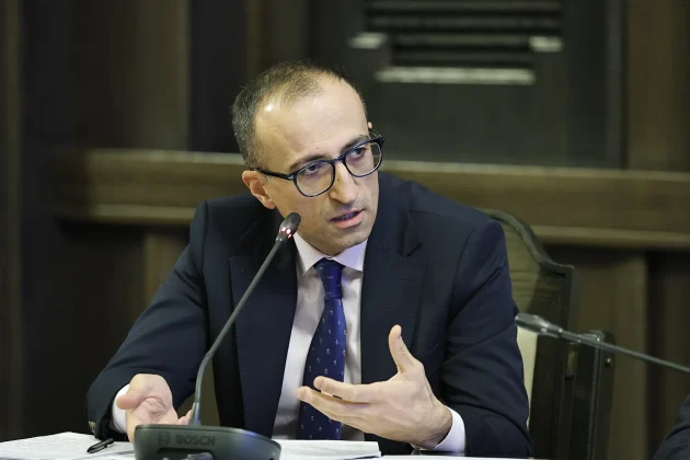 Կեսնաթոշակ ստանալու համար բանկային քարտ չունեցողներին մինչև ապրիլի 1-ը քարտը կառաքվի սուրհանդակային առաքմամբ | 1lurer.am