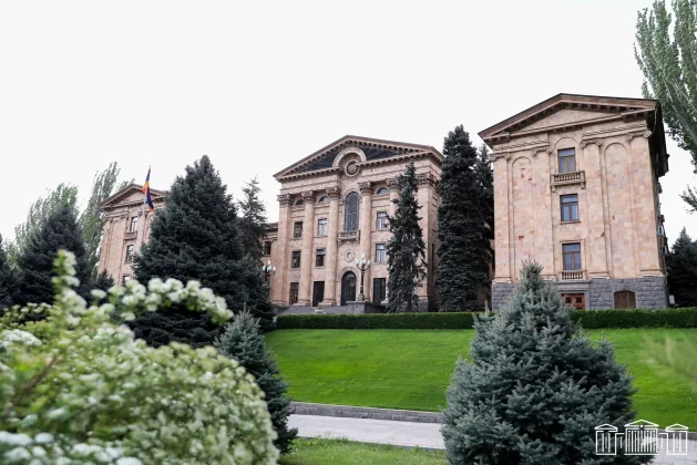 ԱԺ պատգամավորի երդման տեքստում փոփոխություններ կատարելու օրենքի նախագիծը ստացել է դրական եզրակացություն