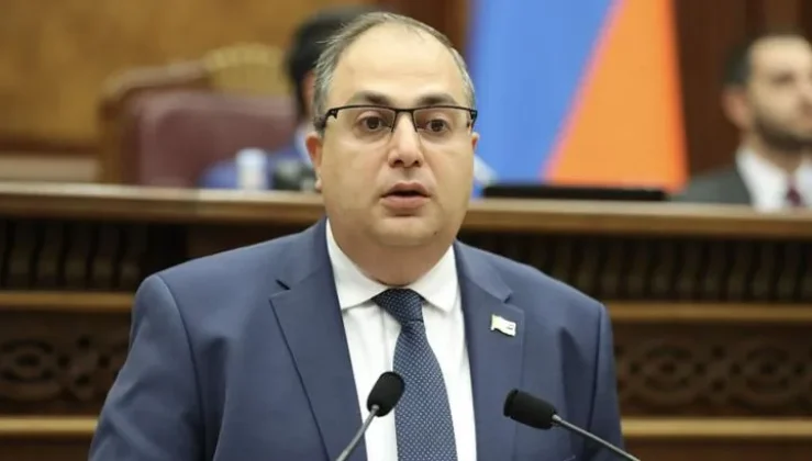 Դուք այսօր է՞լ Ադրբեջանի գործողությունները Արցախի, արցախահայության դեմ, համարում եք մարդկայնության դեմ հանցագործություն․ Արմենուհի Կյուրեղյանը՝ Վլադիմիր Վարդանյանին | aravot.am