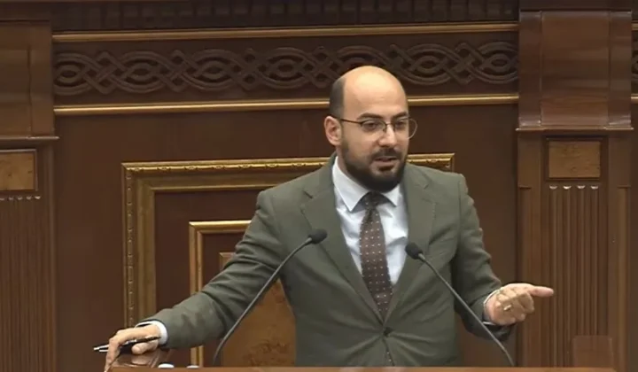 Որ ասում եք՝ ուրիշ հարթությունում հարցը կլուծենք, կարո՞ղ է հոկտեմբերի 27-ին, Ազգային ժողովում. Արթուր Հովհաննիսյանը՝ Լևոն Քոչարյանին | 1lurer.am