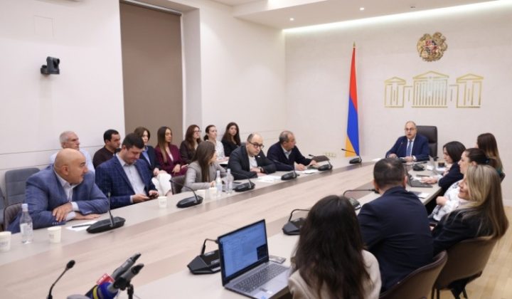 Հանձնաժողովը բացասական եզրակացություն է տվել «Ազգային ճգնաժամի և կառավարման ձախողման մասին» ՀՀ ԱԺ հայտարարության նախագծին