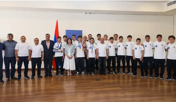 Ժաննա Անդրեասյանն ընդունել է աշխարհի Մ17 առաջնությունում հաջողությամբ հանդես եկած հայ պատանի ըմբիշներին | 1lurer.am
