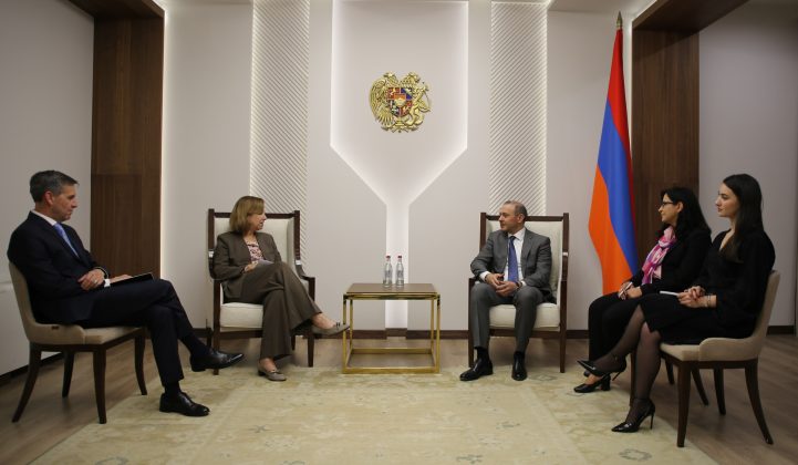 Քննարկվել է ՀՀ-ԱՄՆ փոխըմբռնման հուշագրերի իրագործման ընթացքը. ԱԽ քարտուղարն ընդունել է դեսպան Քվինին