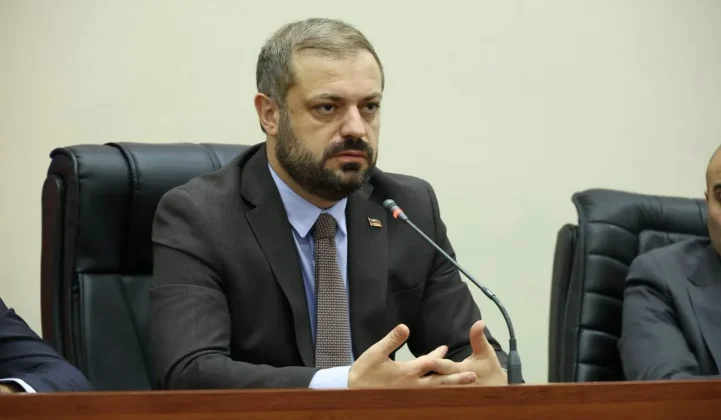 Գևորգ Պապոյանը էկոնոմիկայի նախարարության աշխատակազմին է ներկայացրել նորանշանակ տեղակալներին | 1lurer.am