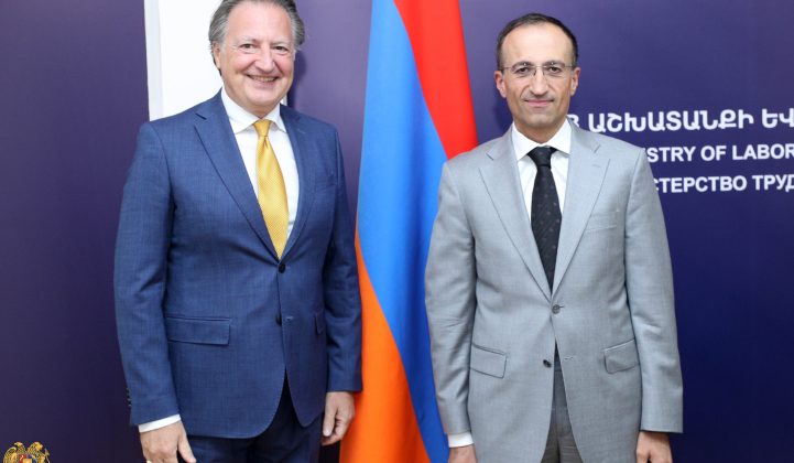 Արսեն Թորոսյանը և Իտալիայի դեսպանը քննարկել են աշխատանքի և սոցիալական պաշտպանության հարցեր
