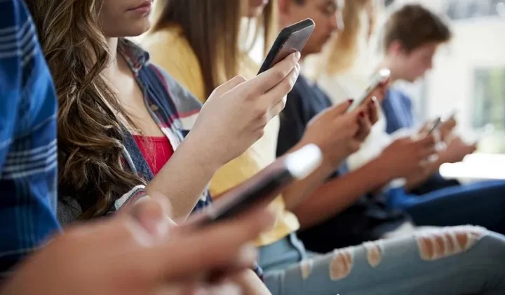 Մեծ Բրիտանիան 16-ից ցածր տարիքի երեխաներին կարգելի օգտվել սոցիալական ցանցերից | armenpress.am