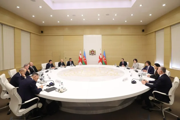 Վրաստանի վարչապետի և Ադրբեջանի նախագահի գլխավորությամբ տեղի է ունեցել երկու երկրի կառավարությունների անդամների ընդլայնված նիստ | armenpress.am
