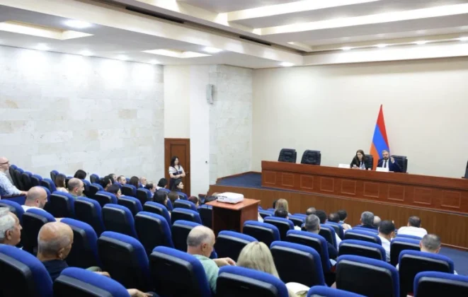 Գևորգ Պապոյանը հանդիպել է արտահանում իրականացնող գործարարների հետ