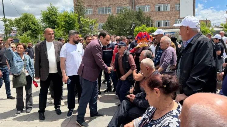 Մեզ խանգարելու համար ամեն օր ինչ-որ տեղ խուզարկություն են անում, հետո դատարաններում չեն կարողանում ապացուցել. Նարեկ Կարապետյան | aravot.am