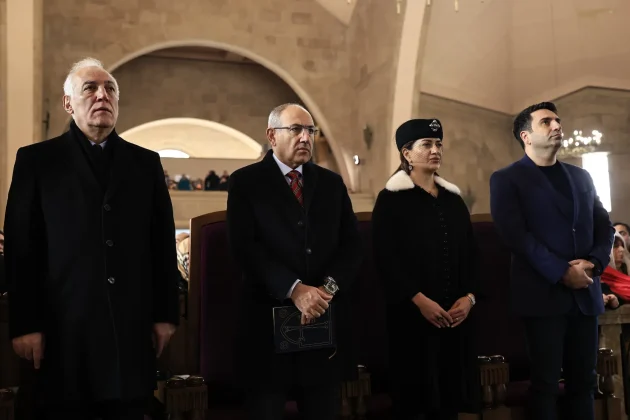 նիկոլ աննա վահագն ալեն եկեղեցի